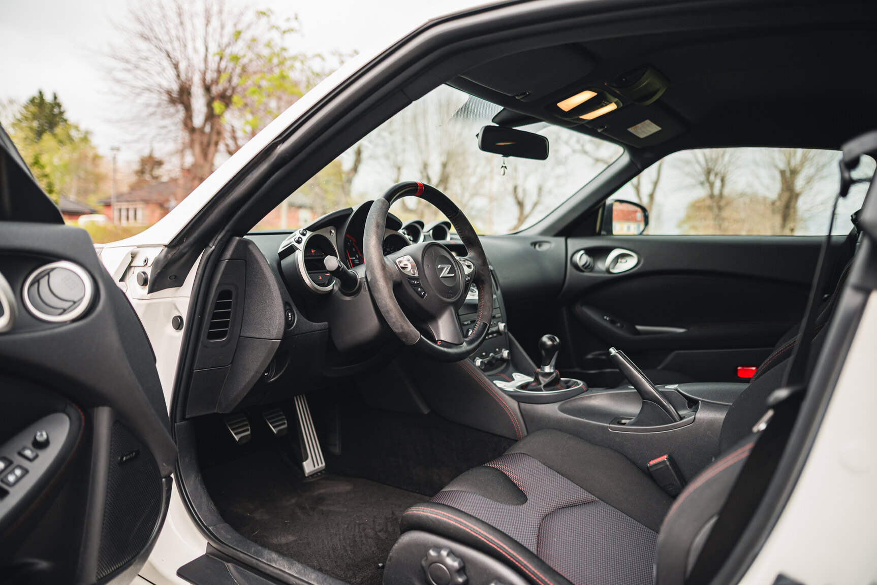 Interior image of 2014 Nissan 370Z Nismo