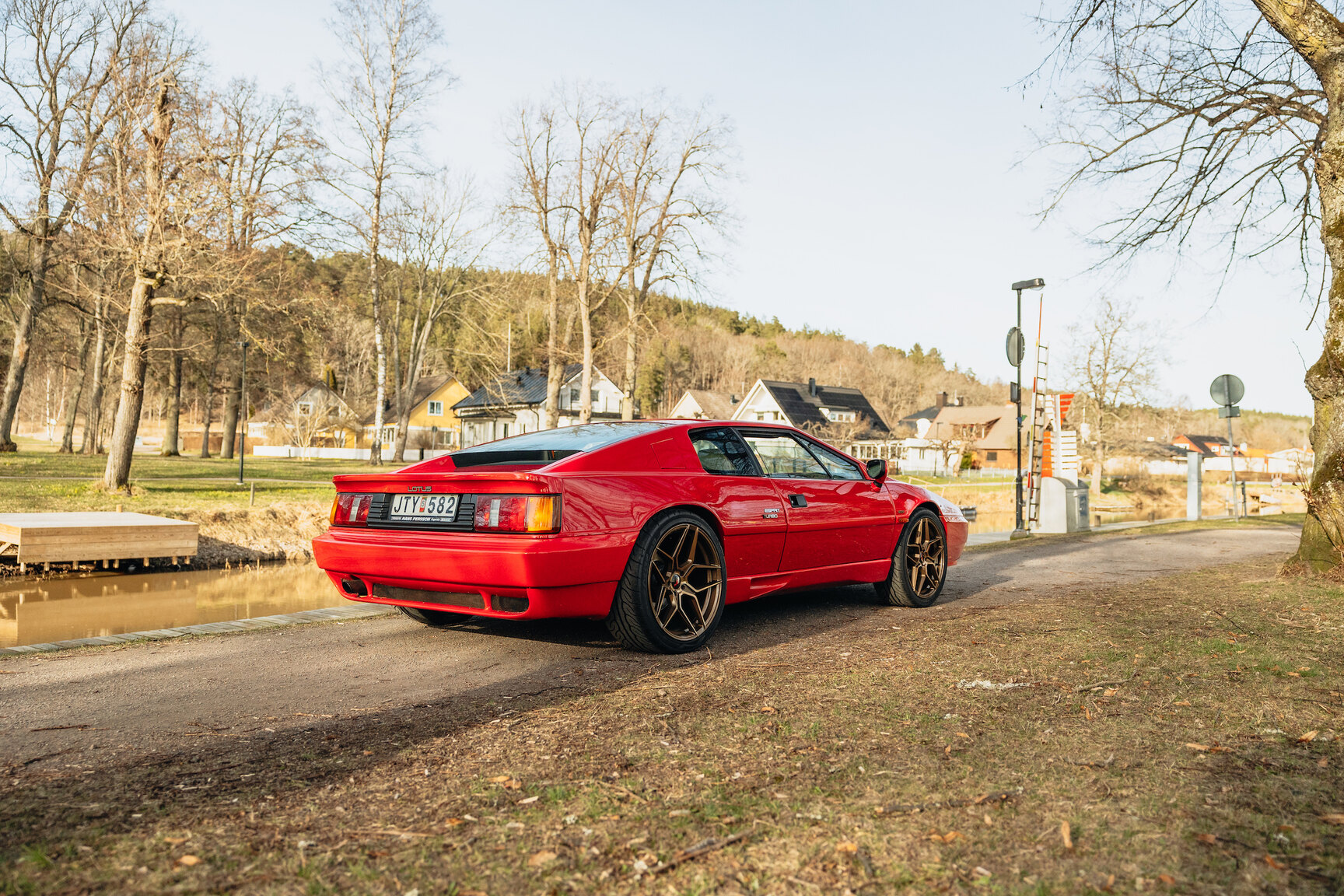 Exterior image of 1989 Lotus Esprit Turbo 