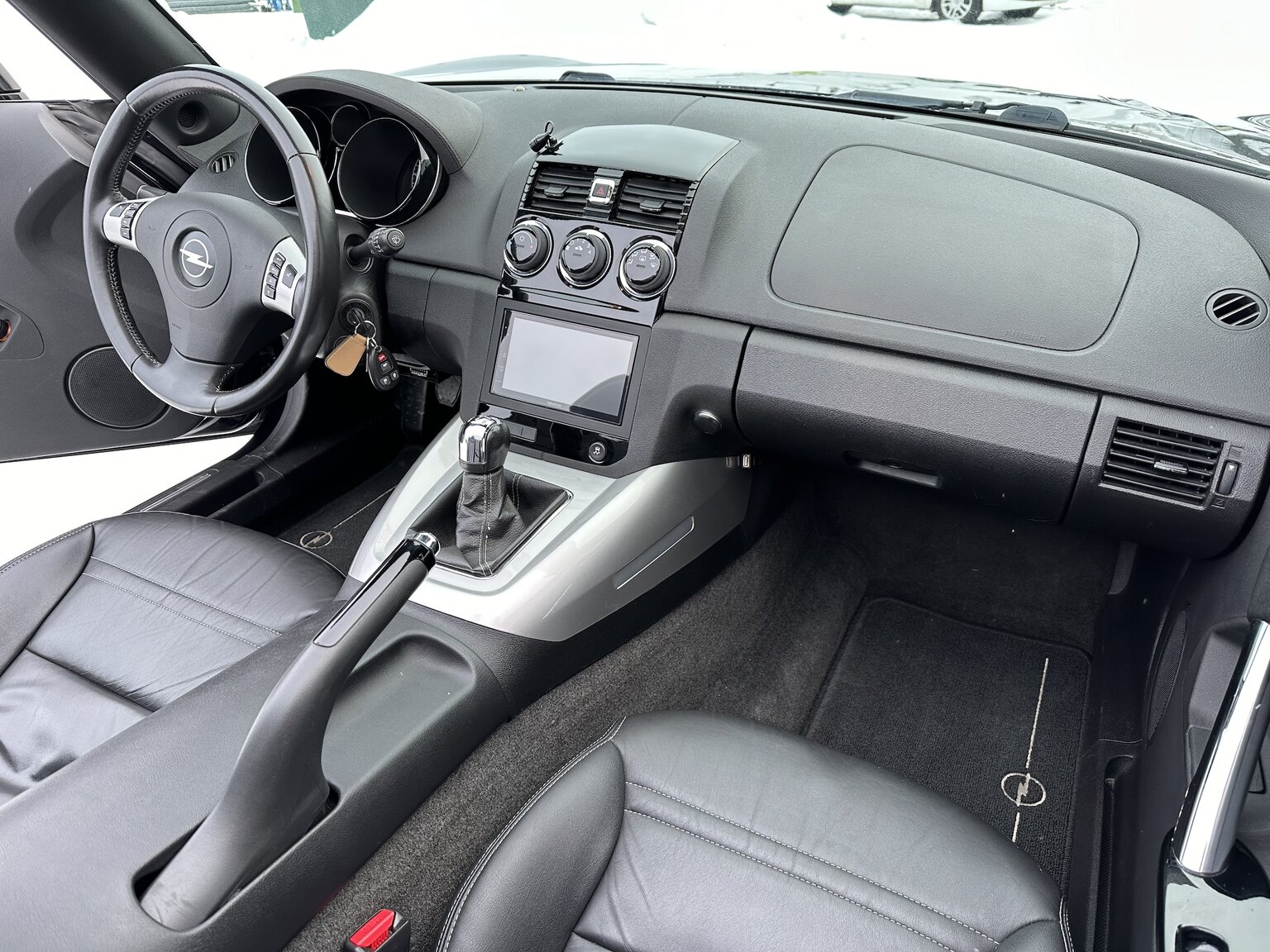 Interior image of 2007 Opel Roadster GT (2)