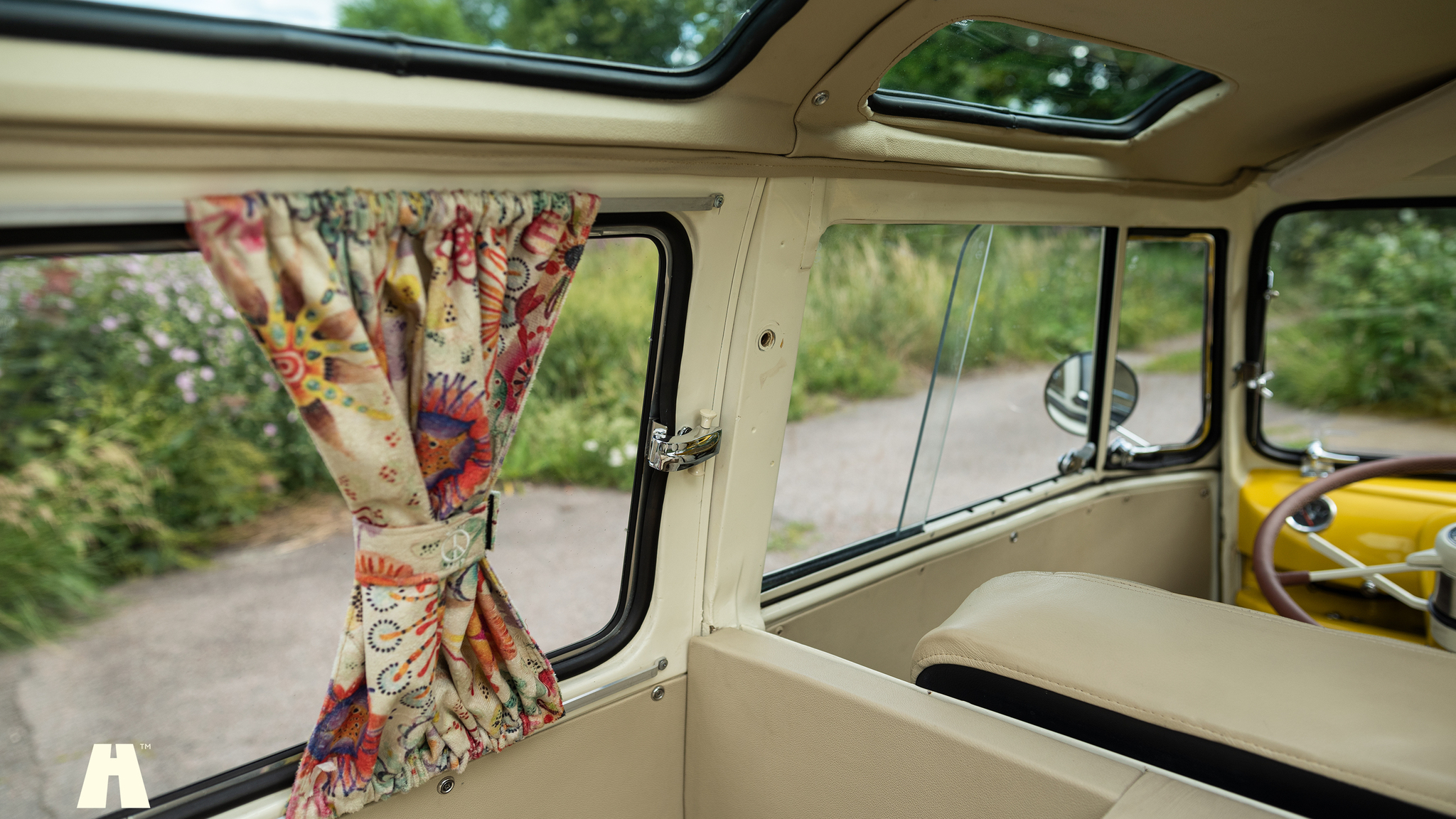 Interior image of 1974 Volkswagen T1 Split Window  