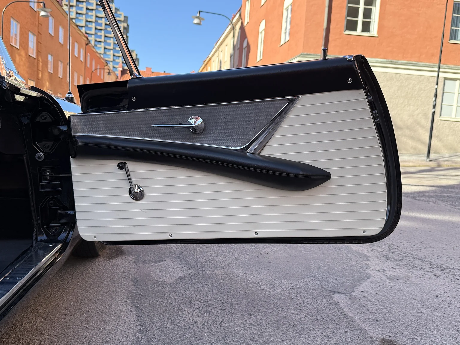 Interior image of 1955 Ford Thunderbird (38)