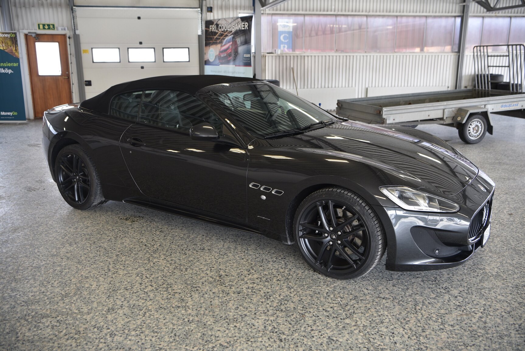 Exteriörbild på 2016 Maserati Grancabrio (9)