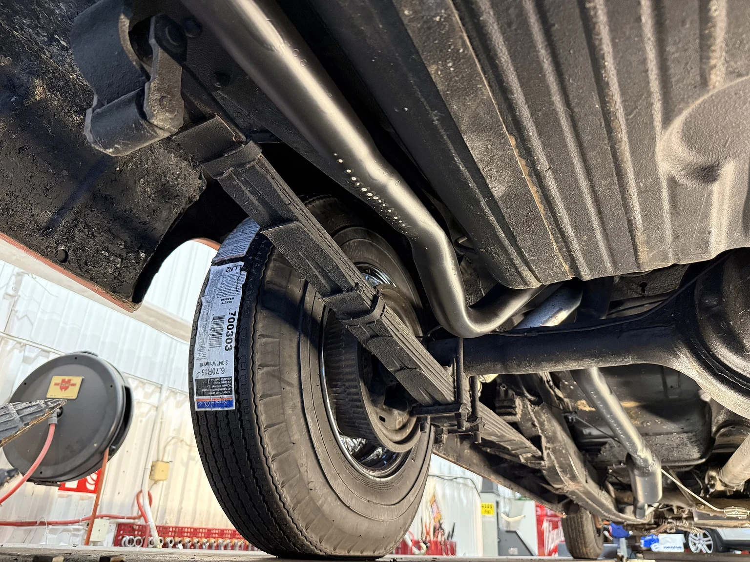 Image of 1956 Mercury Montclair Sport Sedan mechanics (4)