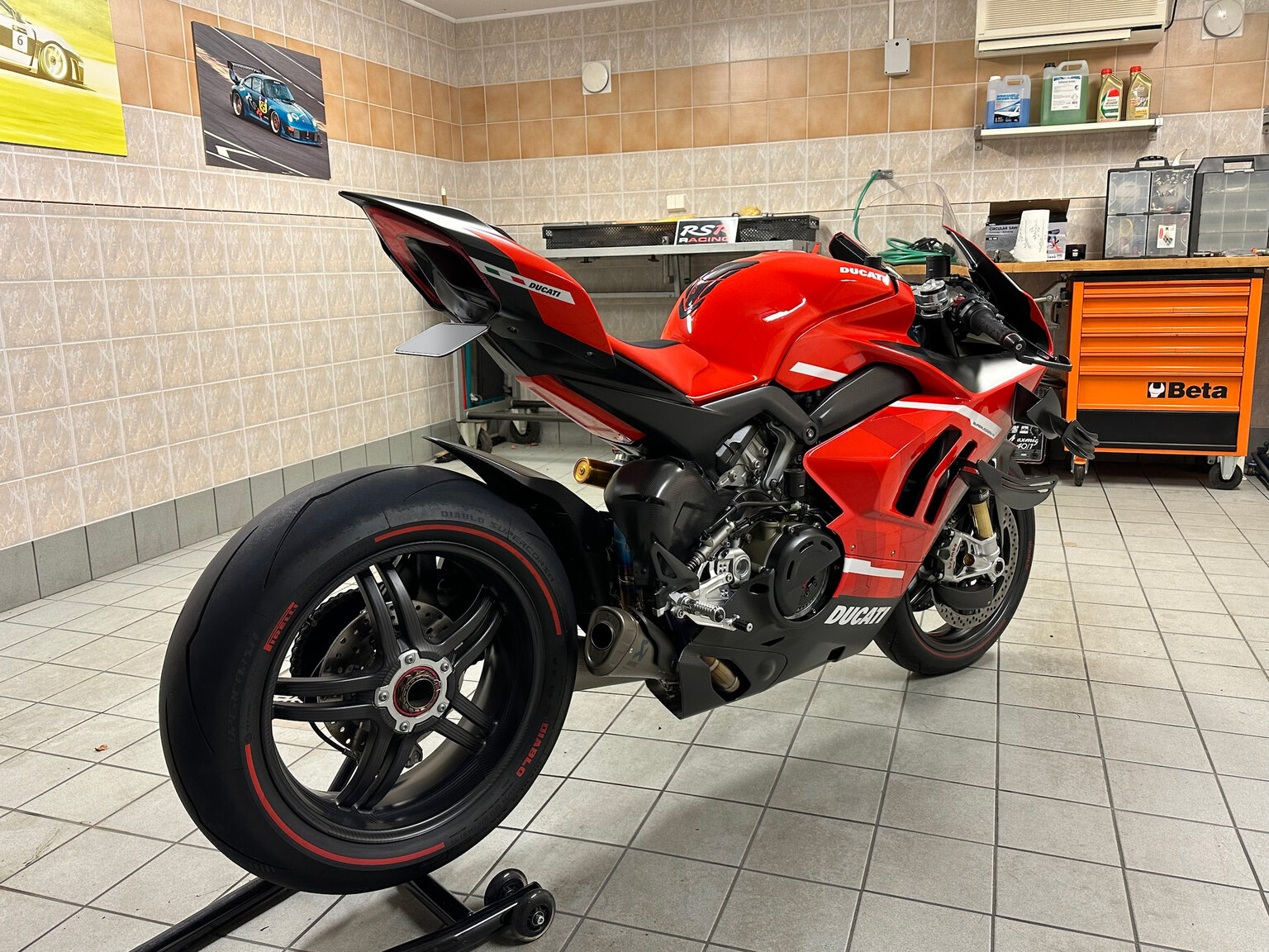 Aussenfoto 2021 Ducati Superleggera V4 23/500