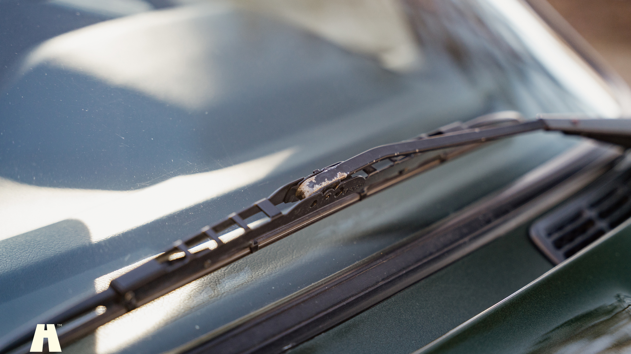 Exterior image of 1988 BMW 325 Coupé (50)