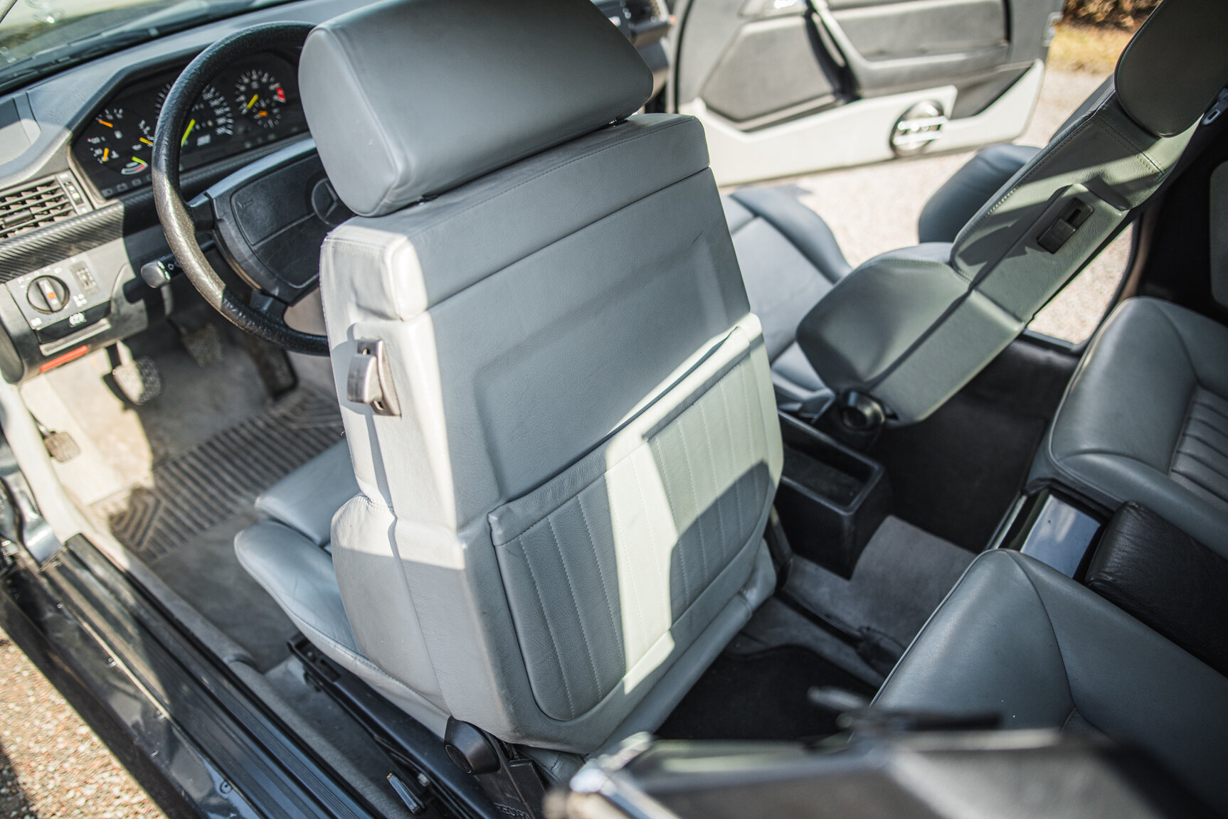 Interior image of 1989 Mercedes-Benz 300 CE Koenig Specials