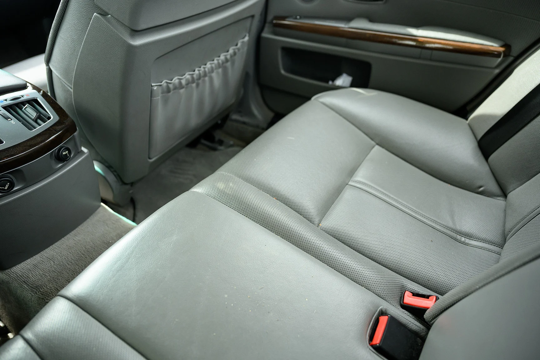 Innenraumfoto von 2001 BMW 745i (47)