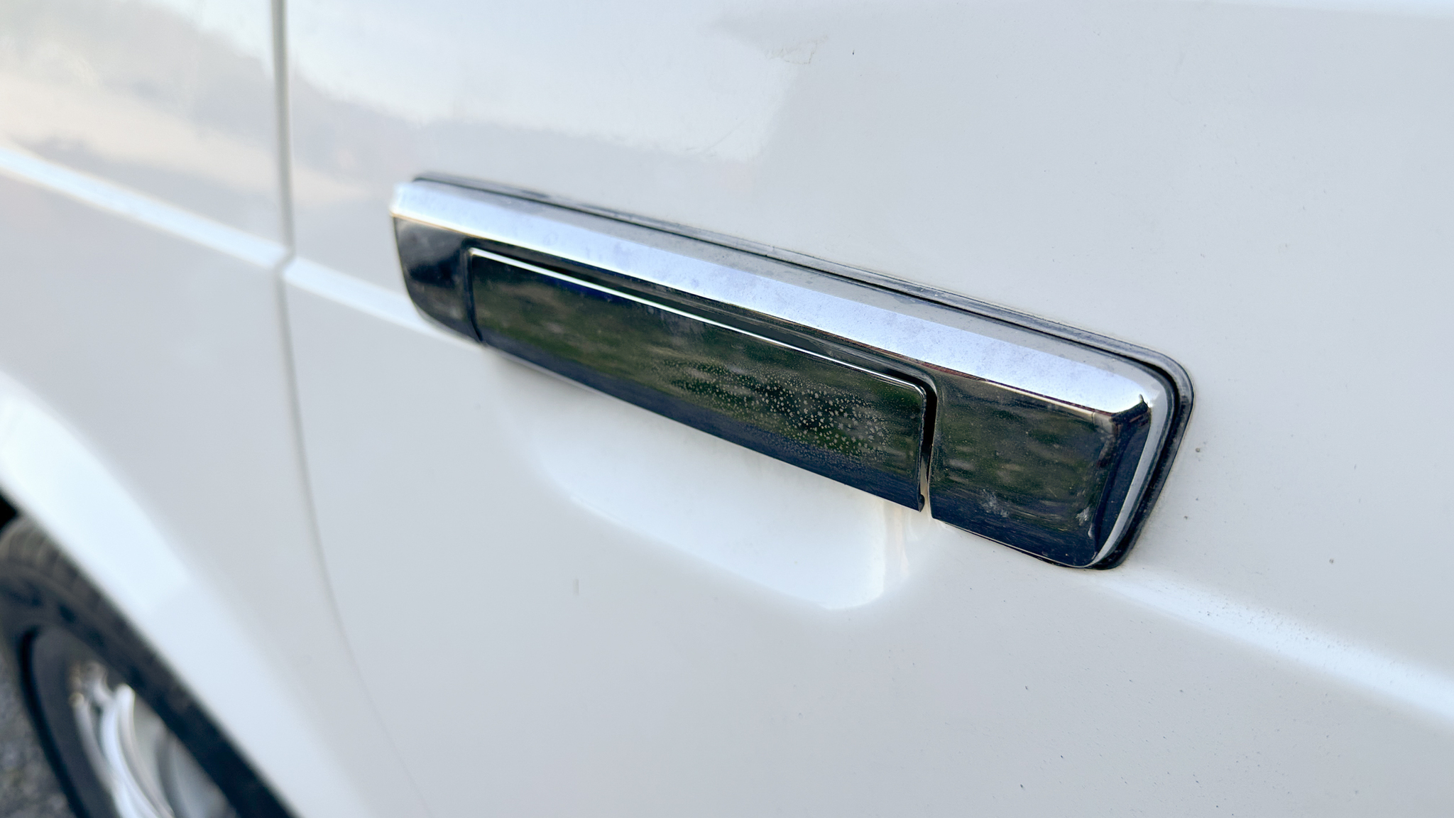 Exteriörbild på 1984 BMW 745i Executive Automat