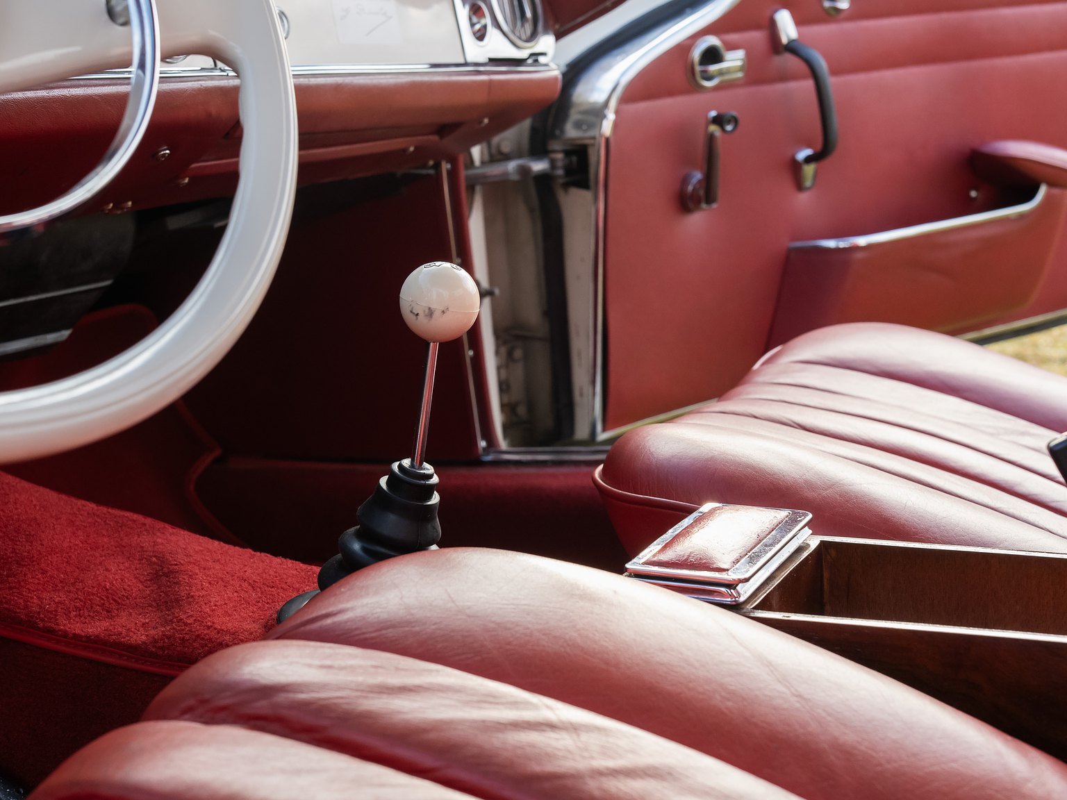 Interiörbild 1966 Mercedes-Benz 230 SL "Pagoda"