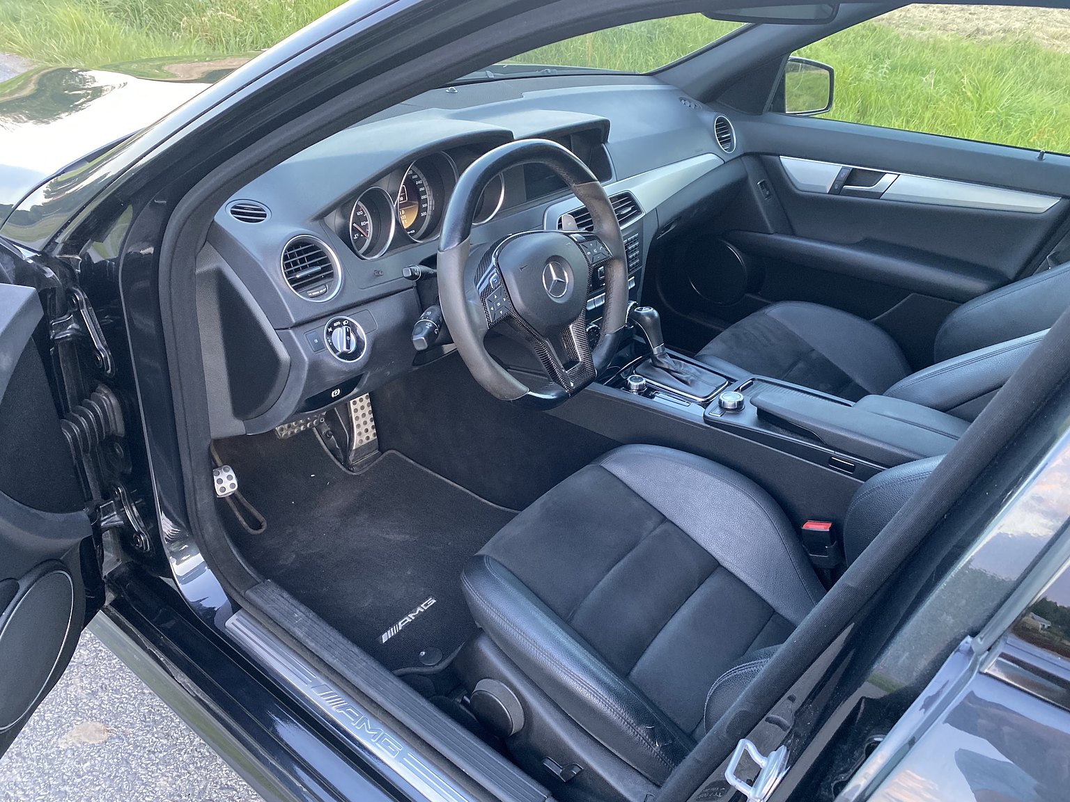 Interiörbild 2011 Mercedes-Benz C 63 AMG