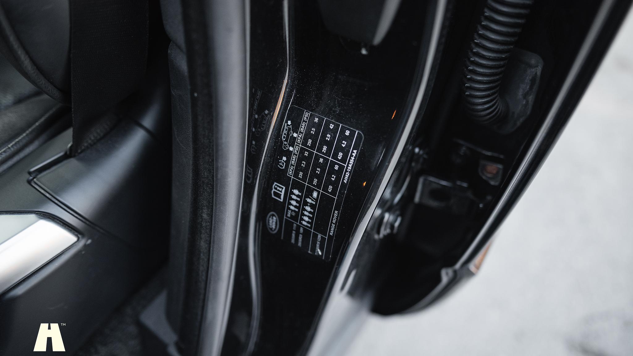 Interior image of 2012 Land Rover Range Rover Westminster TDV8 (L322)