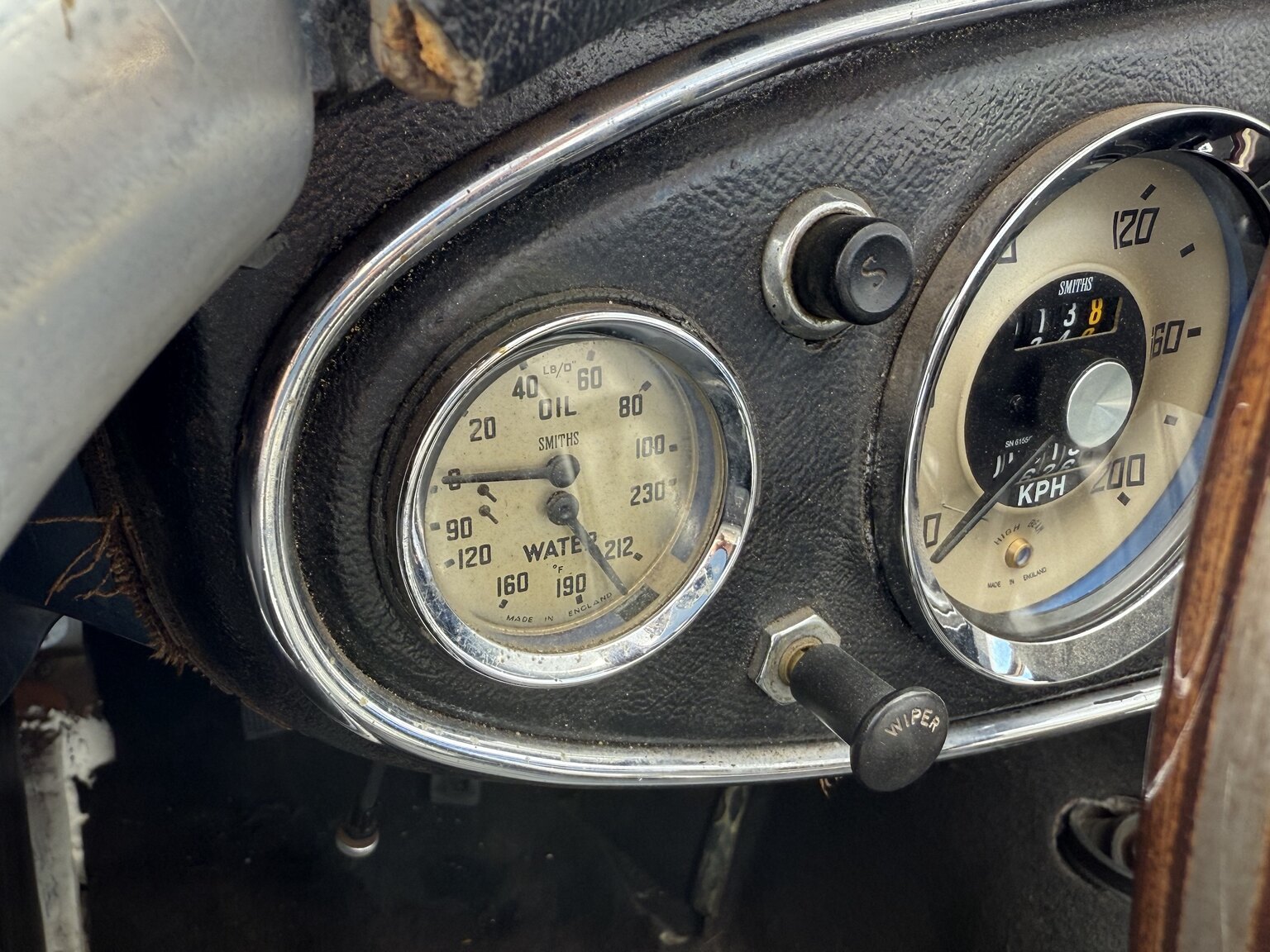 Interior image of 1958 Austin-Healey 100-6