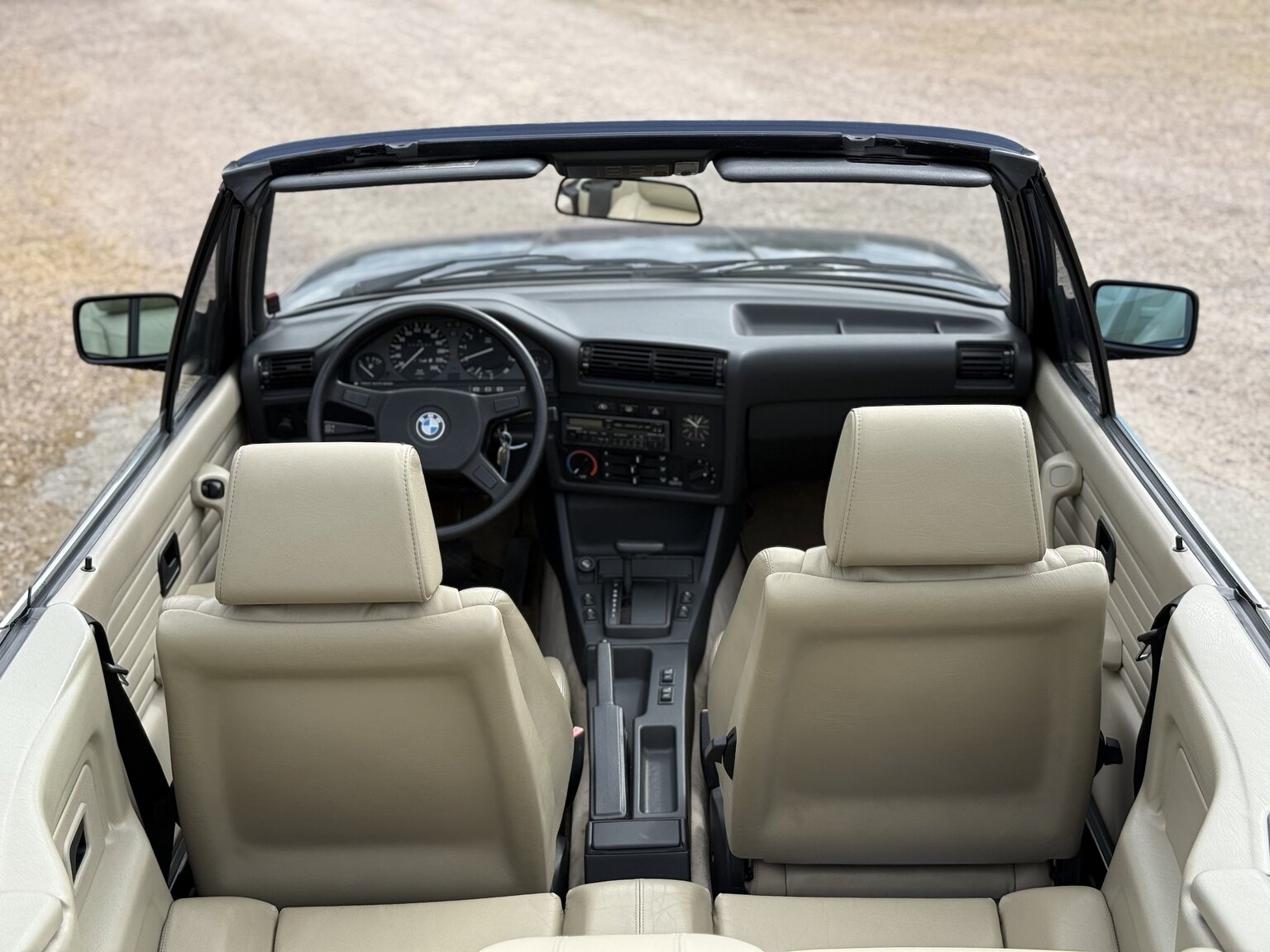 Interior image of 1987 BMW 325i Convertible