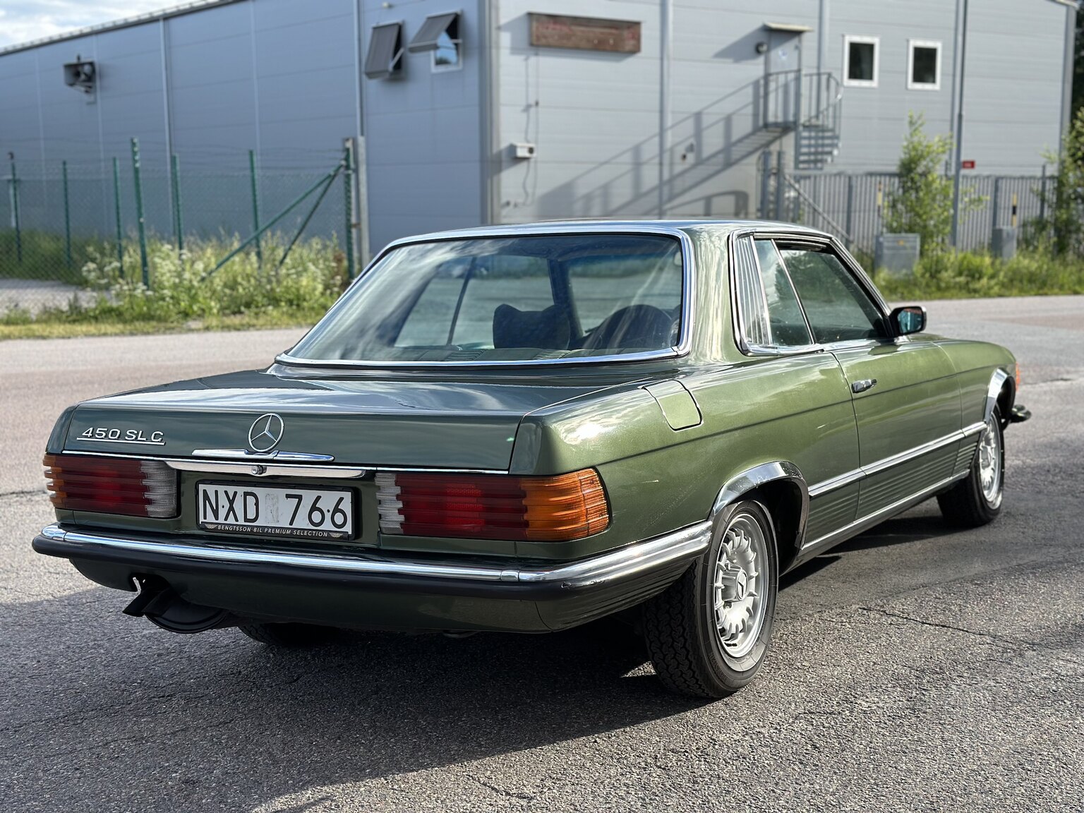 Exterior image of 1974 Mercedes Benz 450 SLC (7)