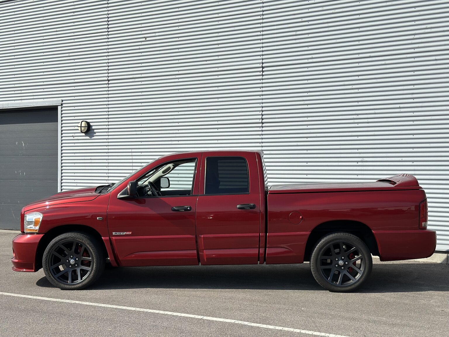 Exteriörbild på 2006 Dodge Ram SRT10