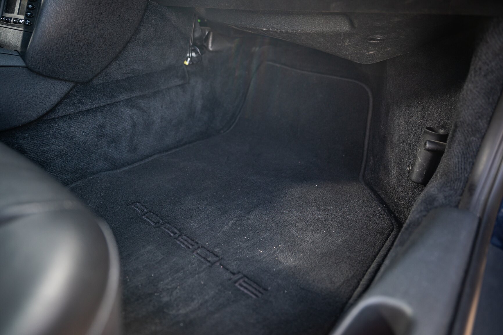 Interior image of 1999 Porsche 911 Carrera