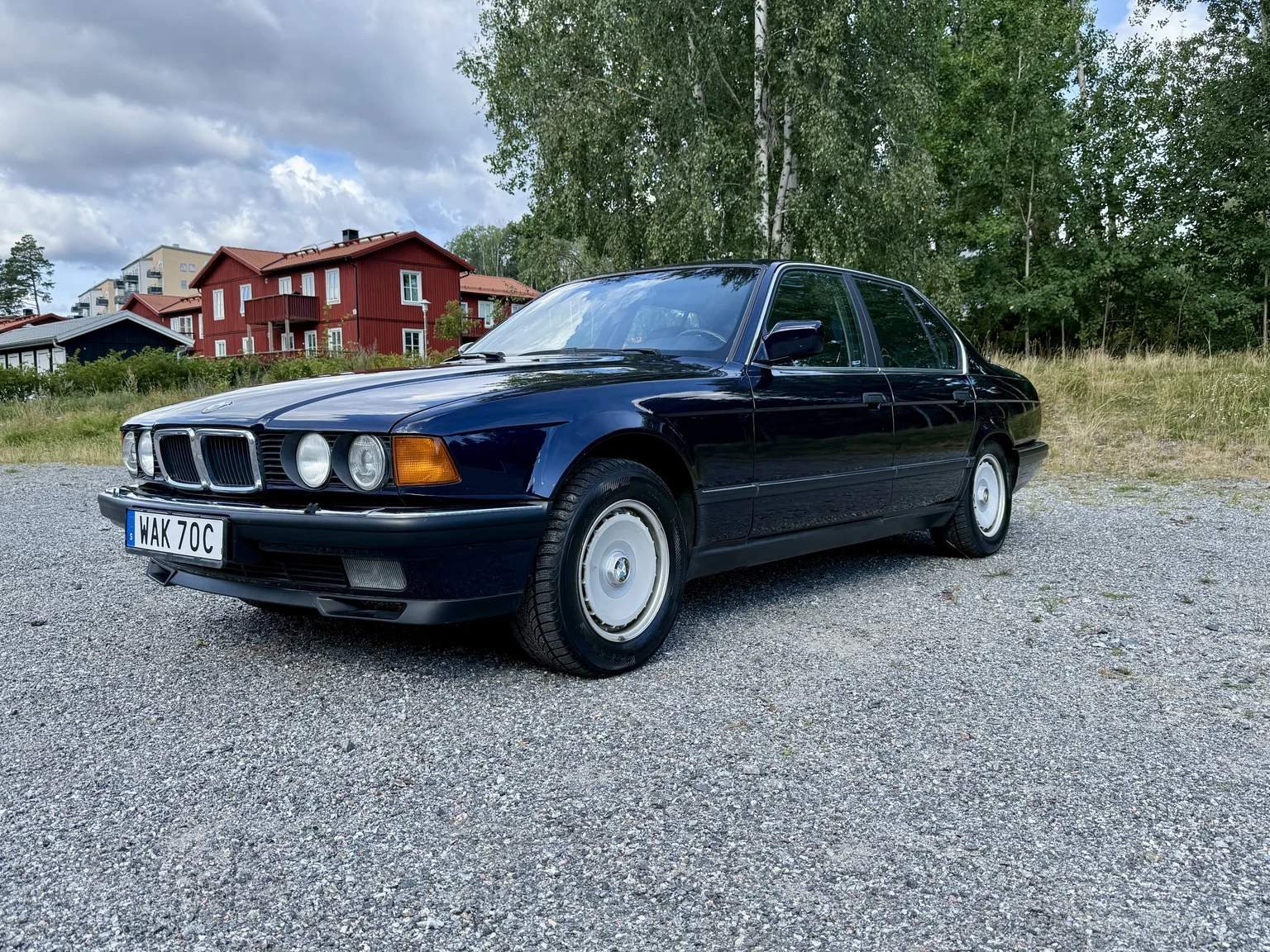 Exteriörbild på 1990 BMW 750i (11)