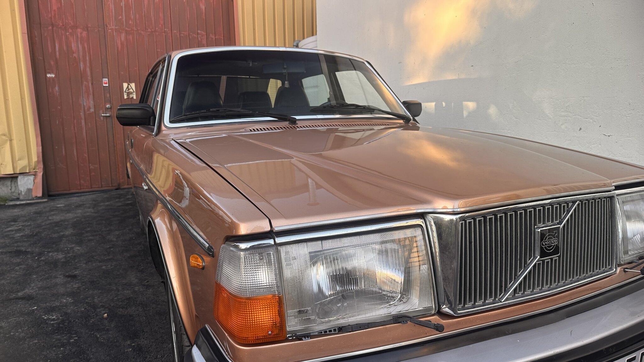Exteriörbild på 1981 Volvo 244 GLE D6