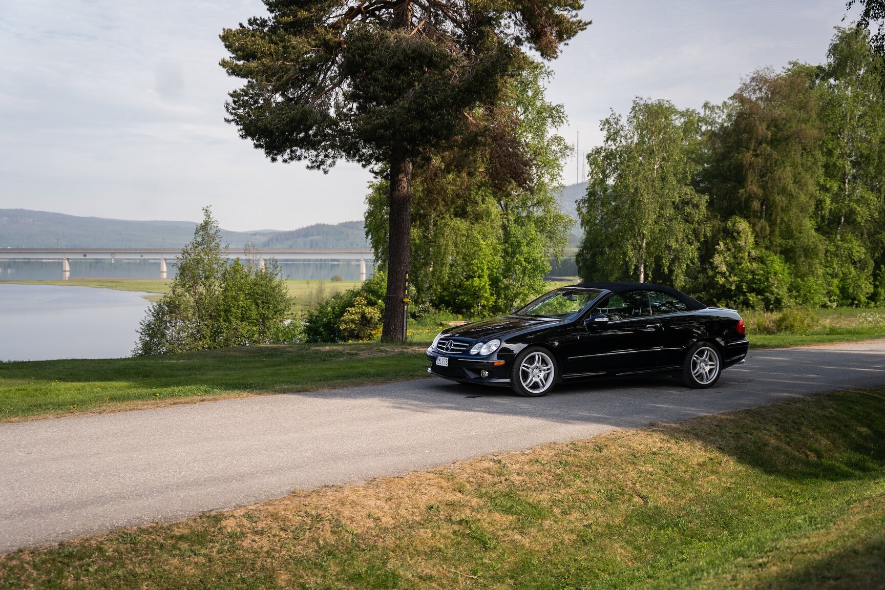 Exterior image of 2009 Mercedes-Benz CLK 550