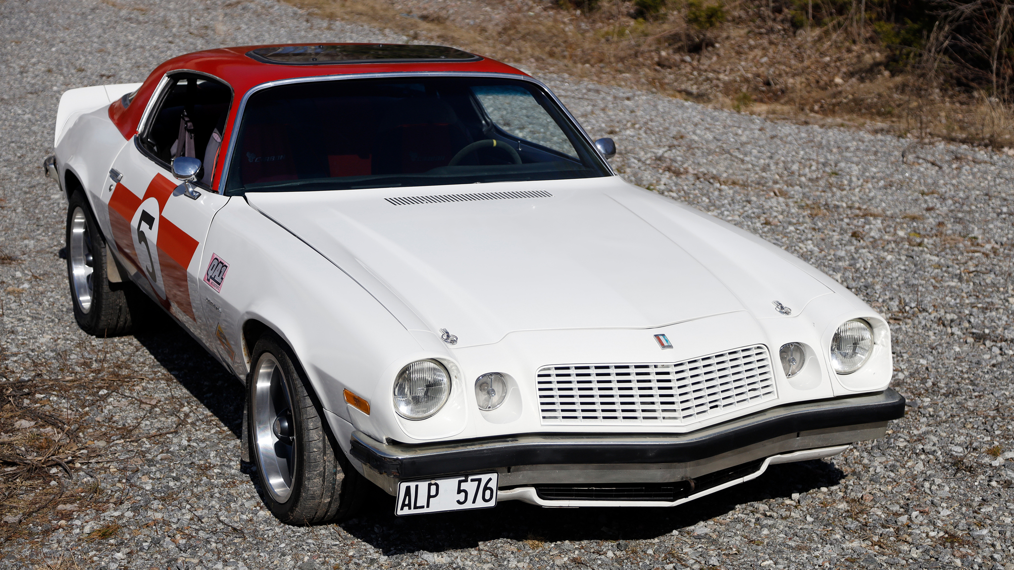 Exteriörbild på 1975 Chevrolet Camaro 307 (2)