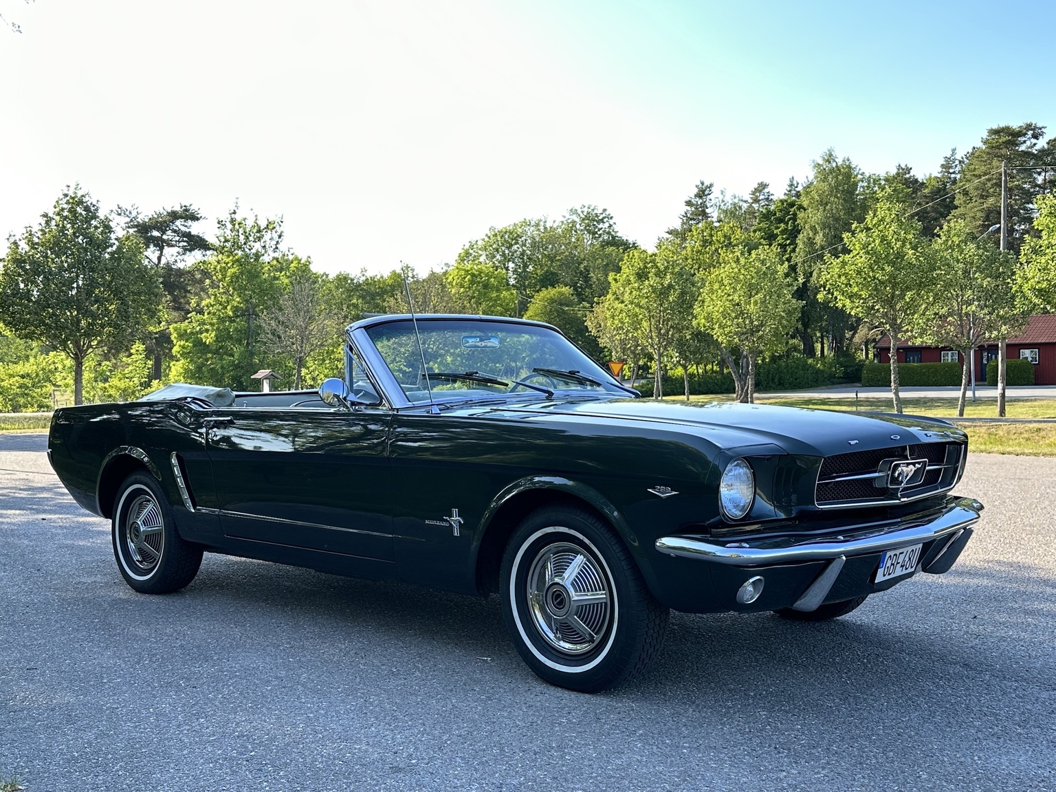Exteriörbild på 1965 Ford Mustang 289 Cabriolet