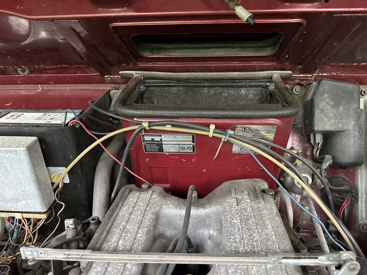 Image of 1986 Mercedes 280 GE mechanics (10)