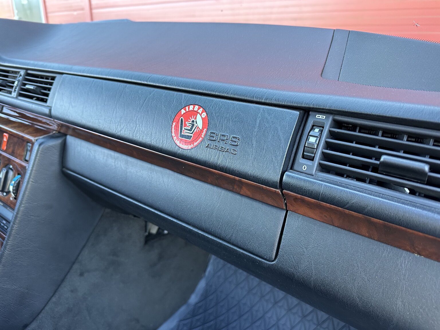 Interiörbild 1990 Mercedes-Benz 300 CE 24V