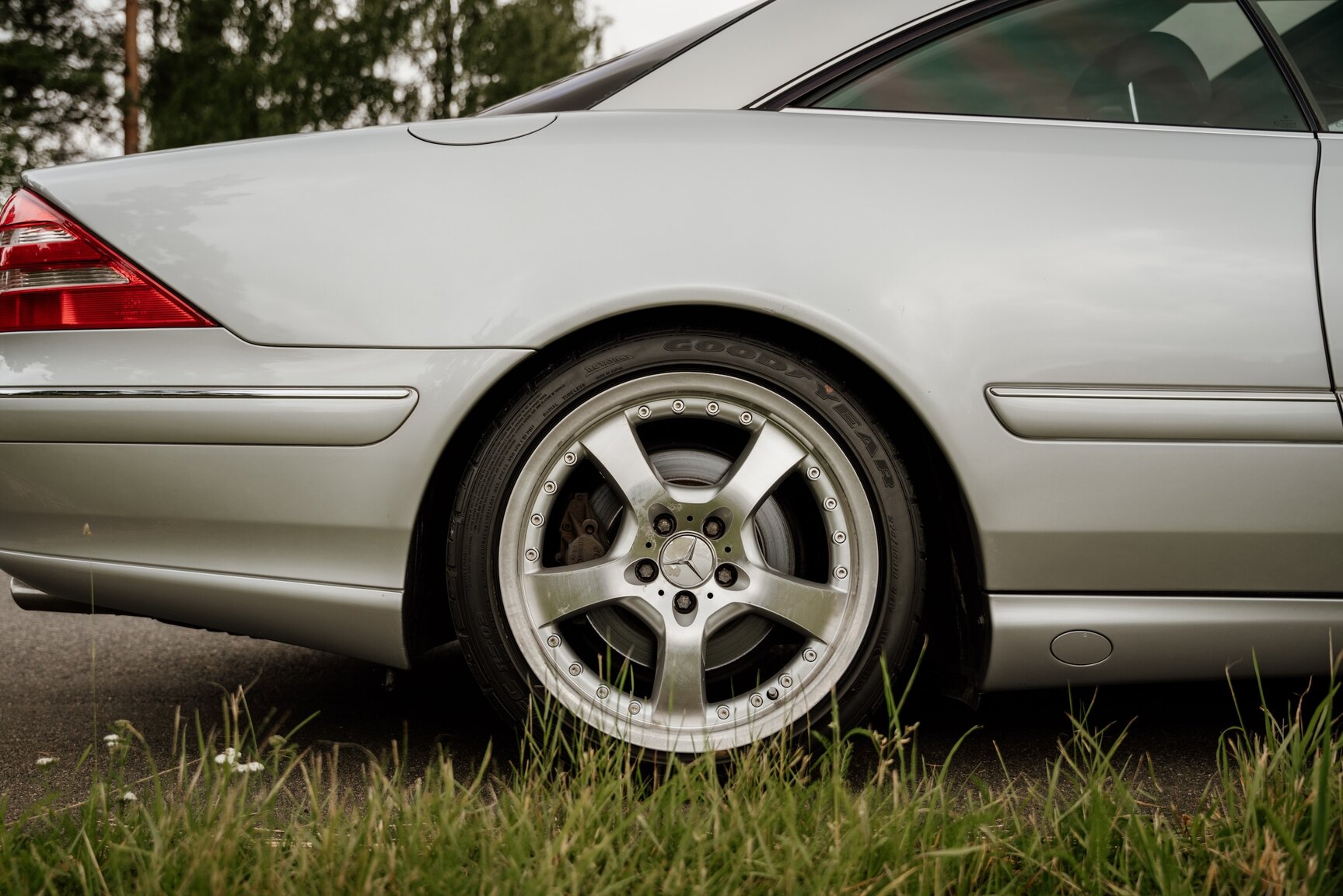 Exteriörbild på 2002 Mercedes-Benz CL 600