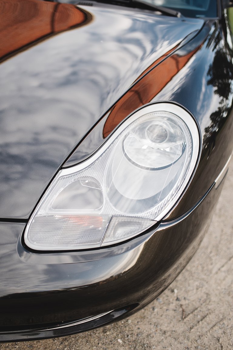 Exterior image of 1998 Porsche 996 Carrera 