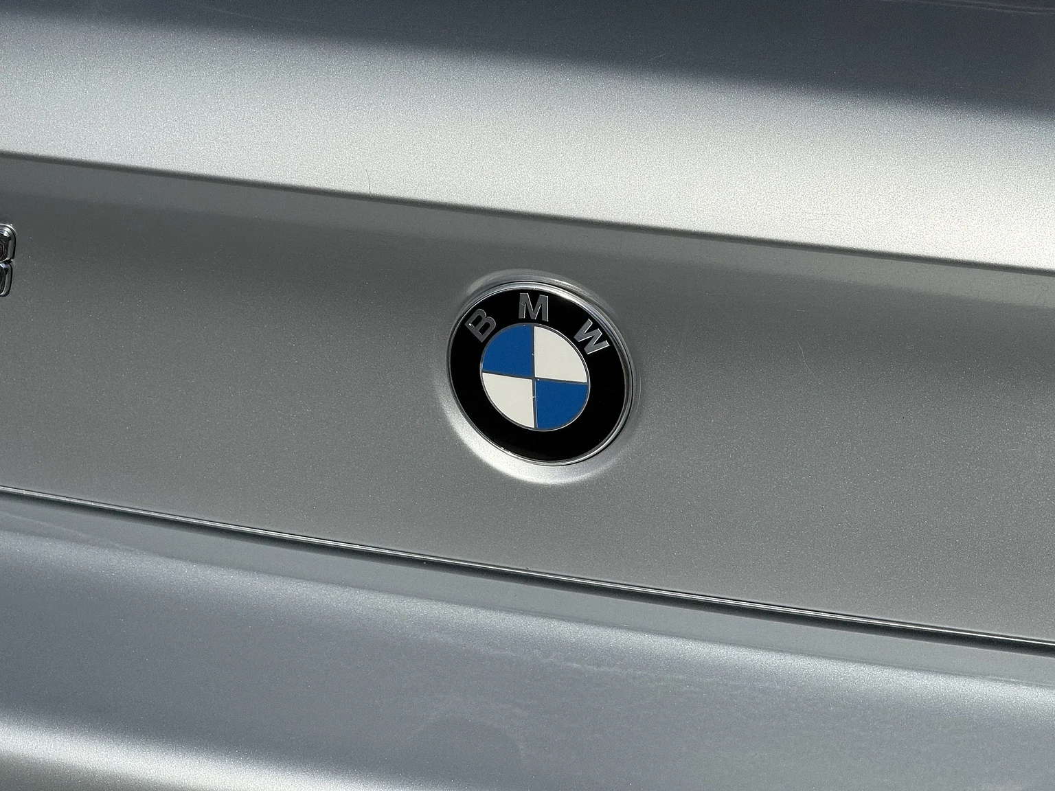 Exterior image of 1996 BMW Z3 1.8 Z3 (27)