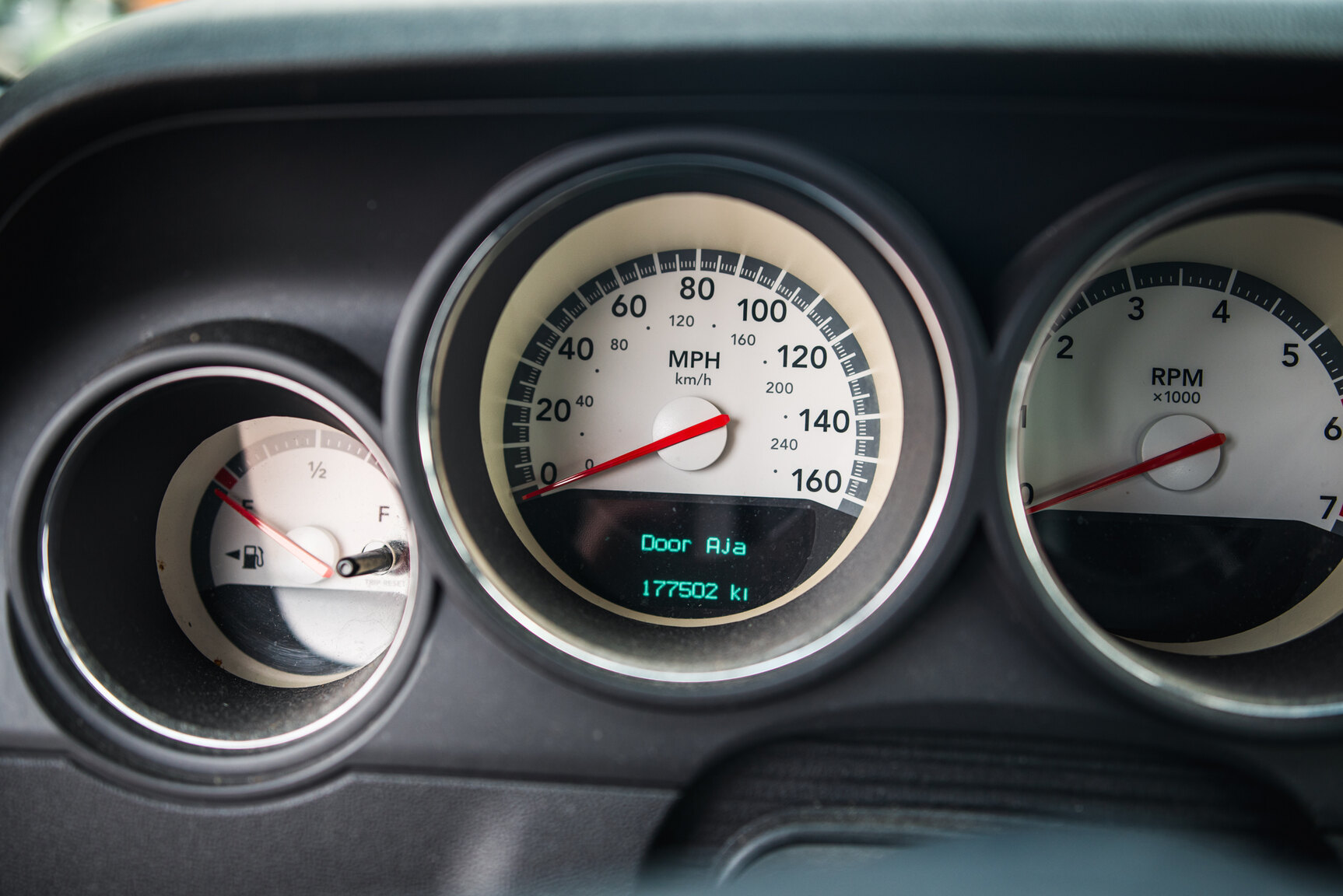 Interior image of 2010 Dodge Challenger 5.7 V8 HEMI Manuell