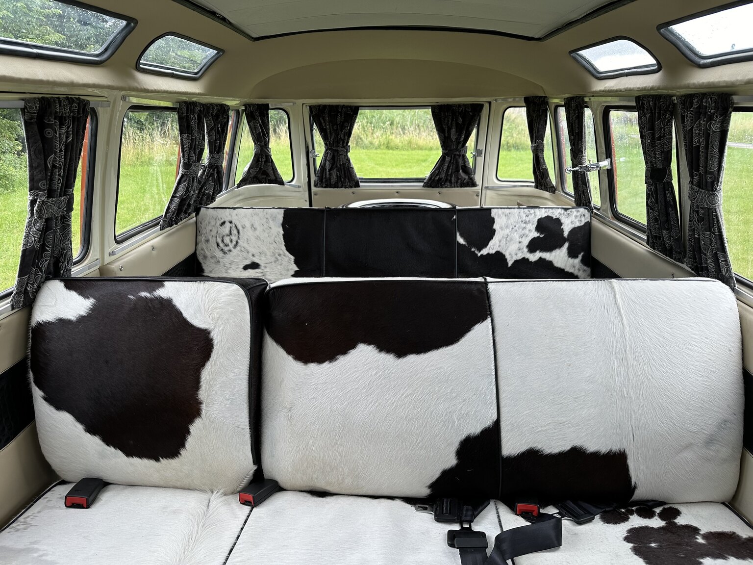 Interior image of 1970 Volkswagen T1