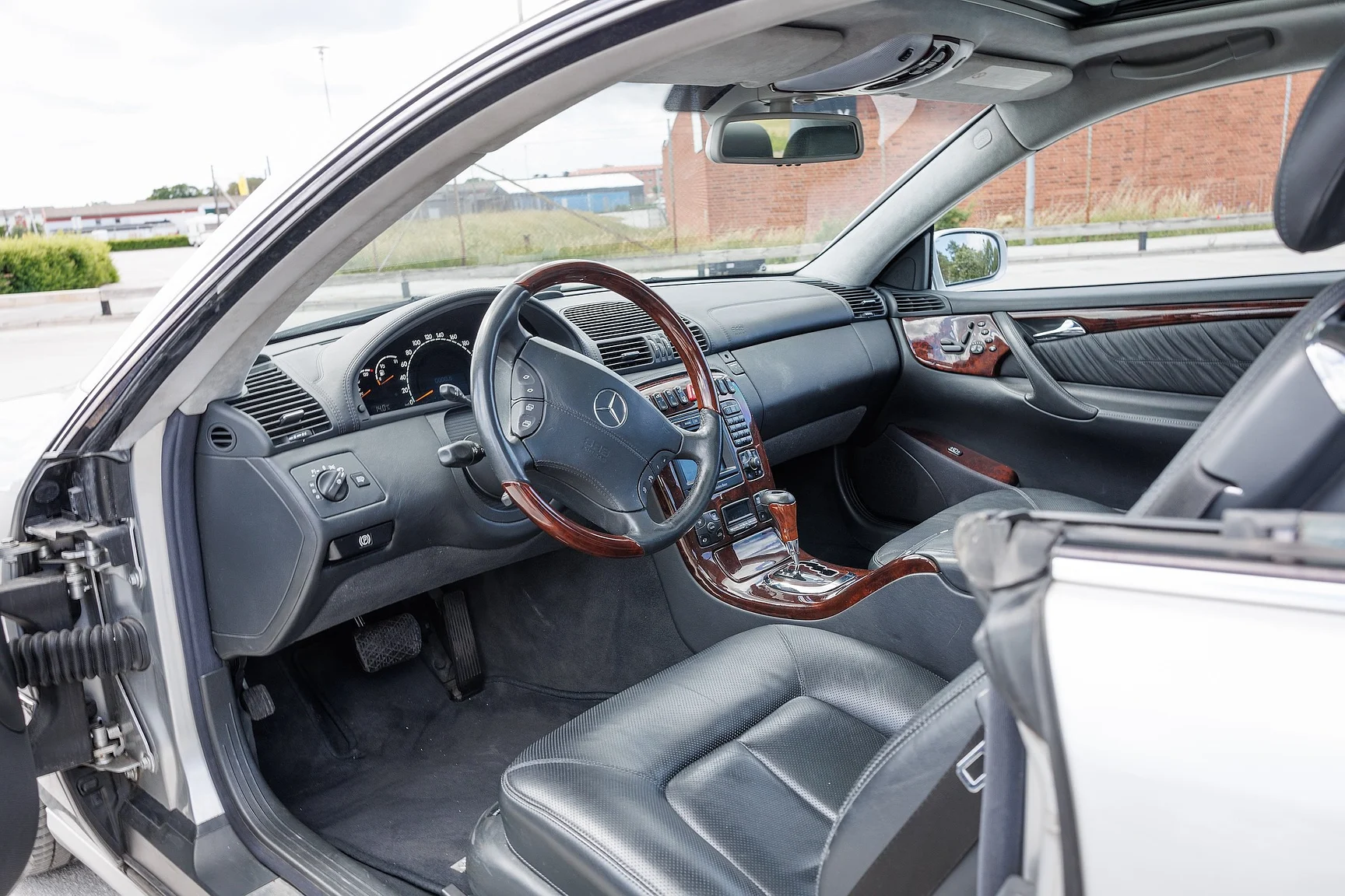 Interiörbild 2000 Mercedes-Benz CL 600 (1)