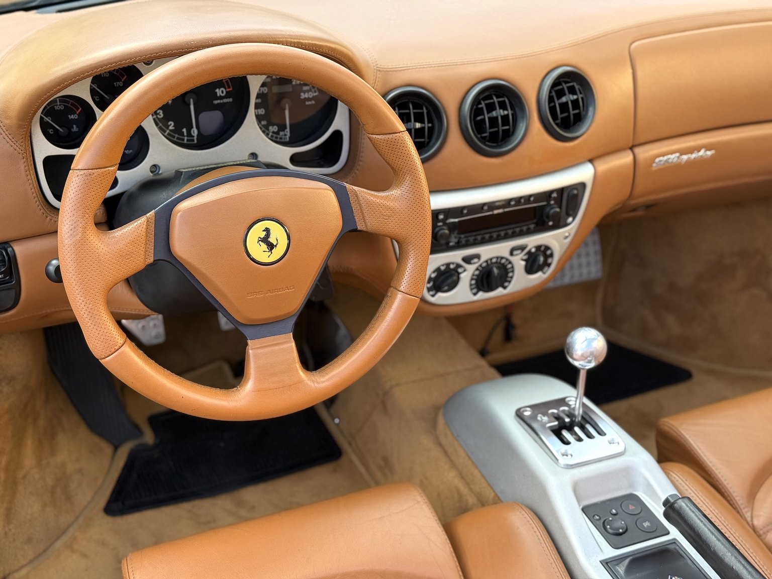 Innenraumfoto von 2001 Ferrari 360 Spider