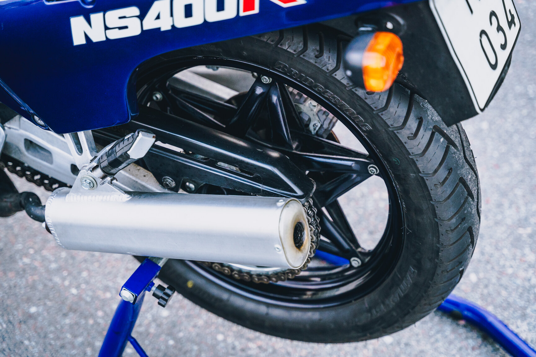 Exteriörbild på 1986 Honda NS400R Rothmans Replica