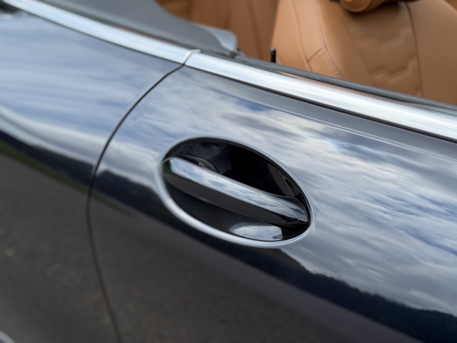 Exterior image of 2019 BMW M850i xDrive Convertible Steptronic