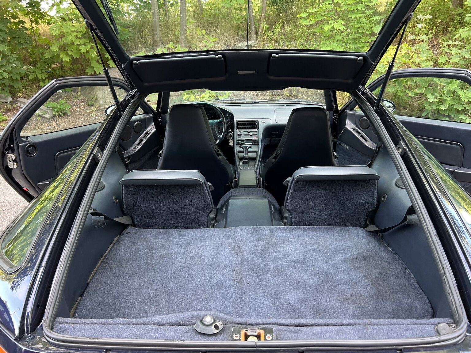 Interior image of 1993 Porsche 928 GTS