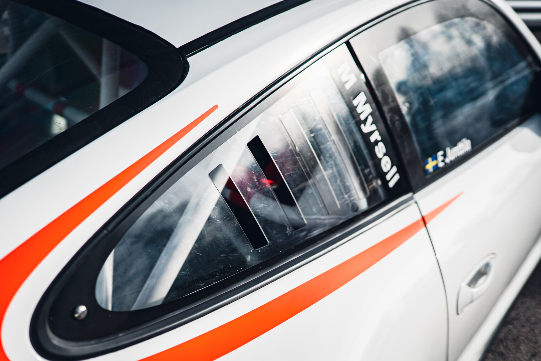 Exteriörbild på 2011 Porsche 911 GT3 Rally Car