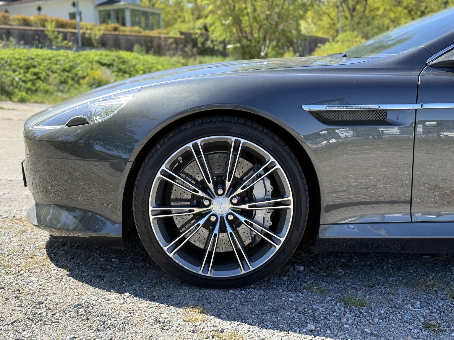 Aussenfoto 2015 Aston Martin DB9 Volante