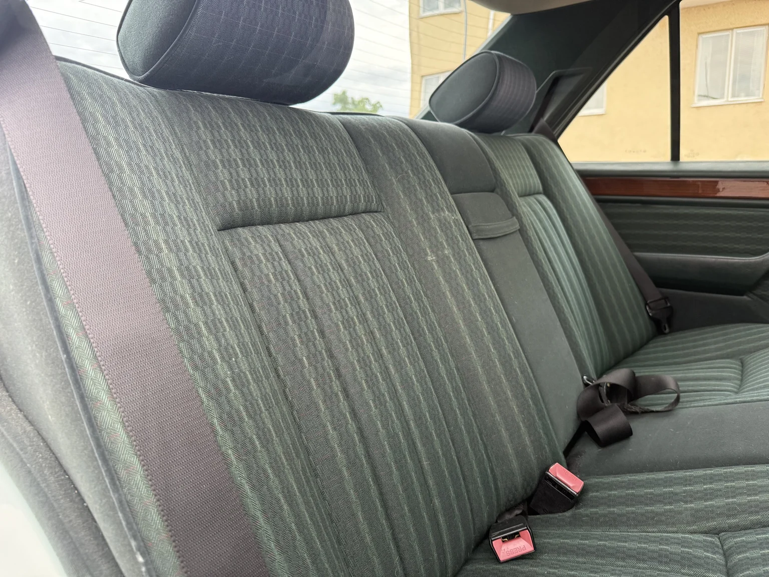 Innenraumfoto von 1991 Mercedes-Benz 300 E 4MATIC (30)
