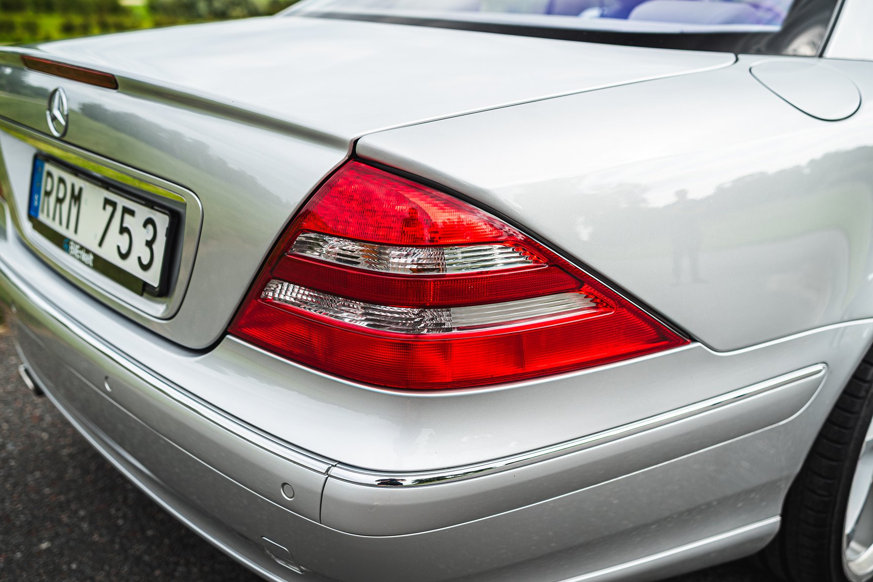 Exterior image of 2000 Mercedes-Benz CL 500