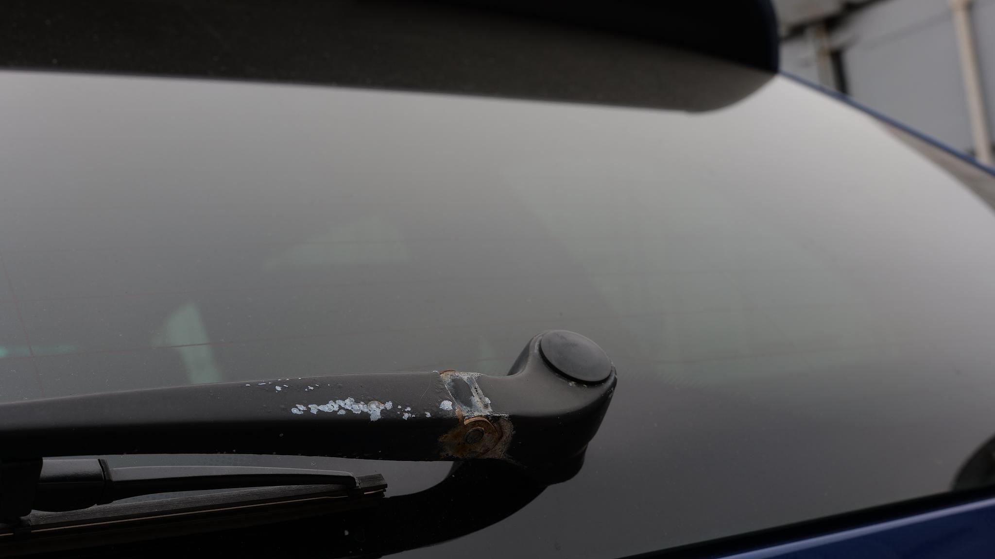 Exterior image of 2005 BMW X5 4,8IS (37)