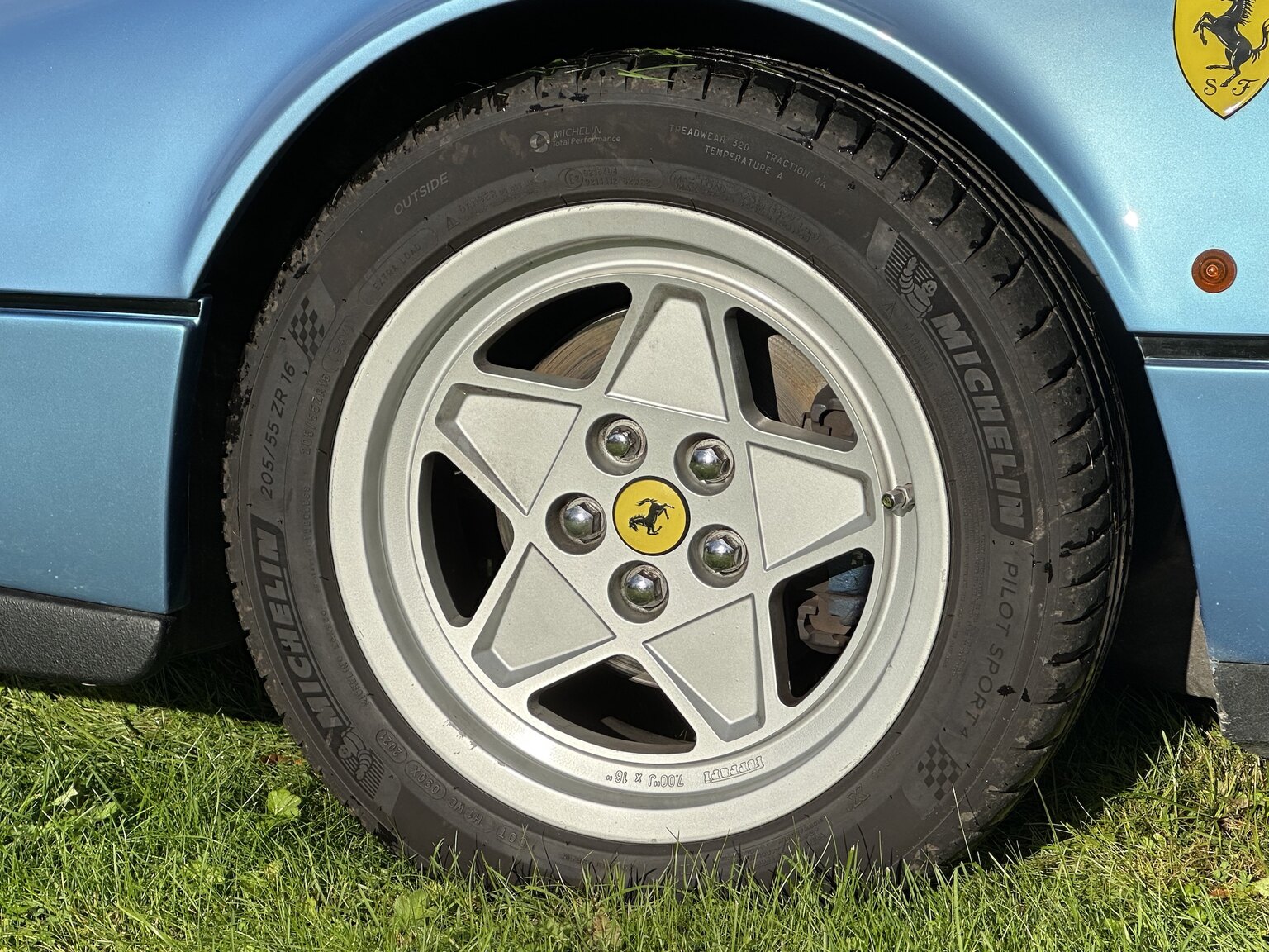 Aussenfoto 1986 Ferrari 328 GTS