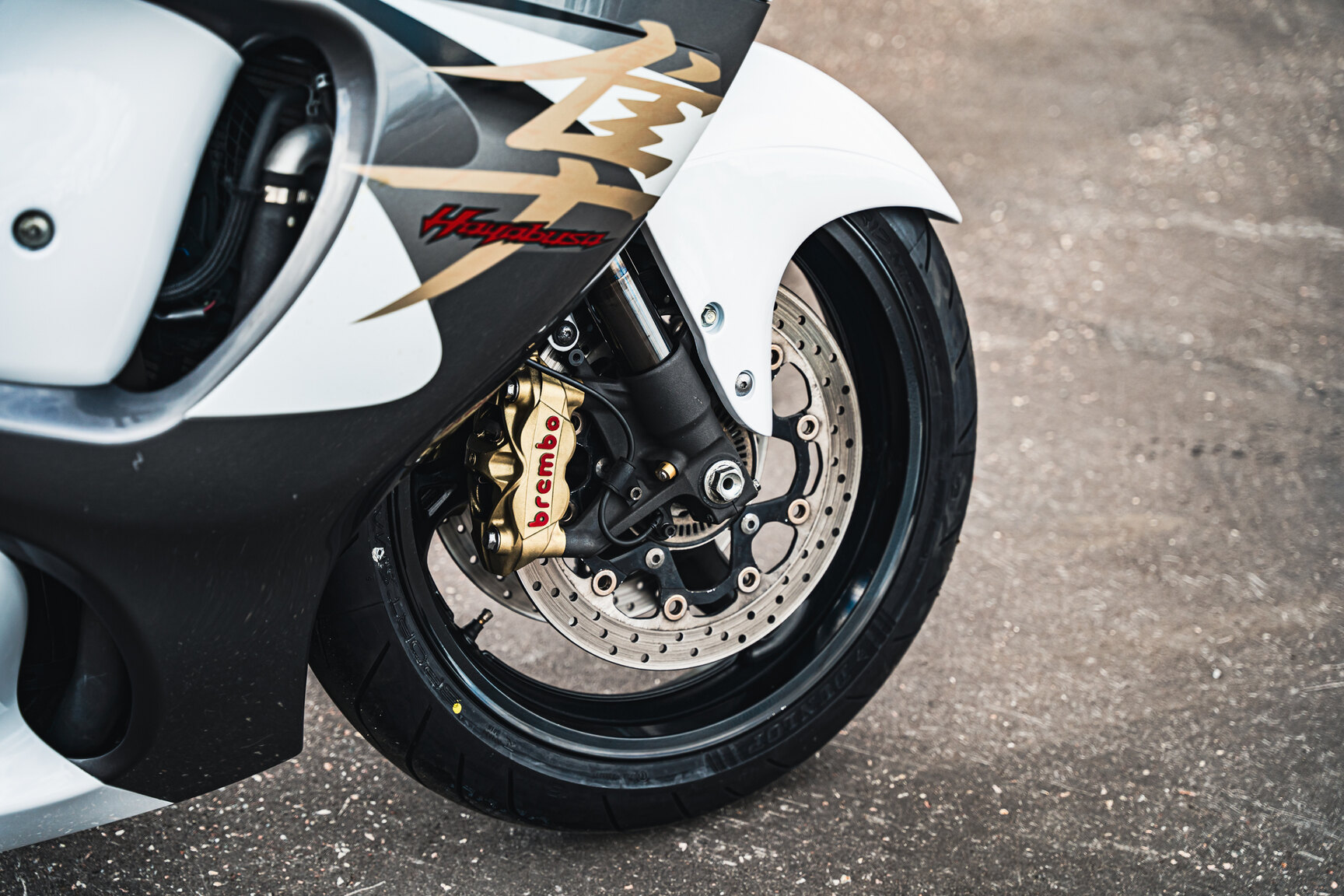 Exteriörbild på 2013 Suzuki GSX1300R Hayabusa