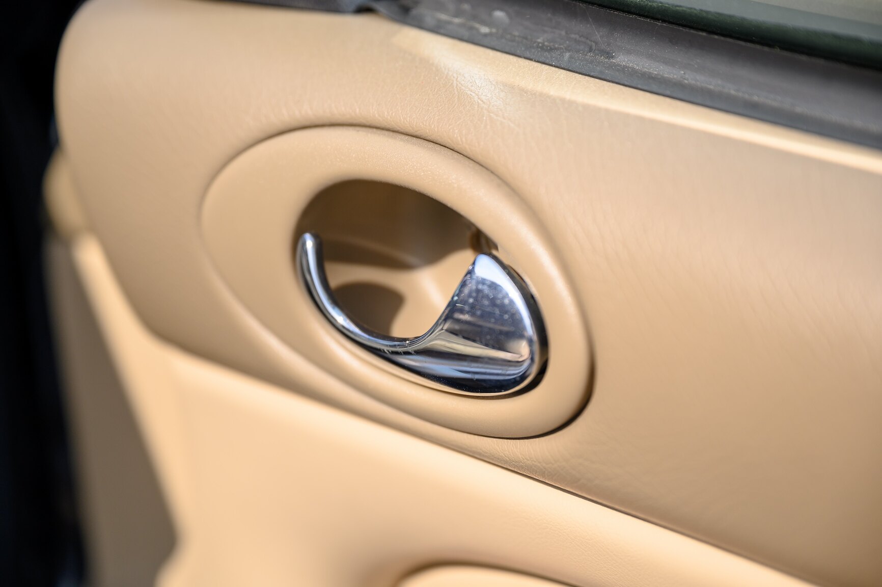 Innenraumfoto von 2003 Jaguar XKR
