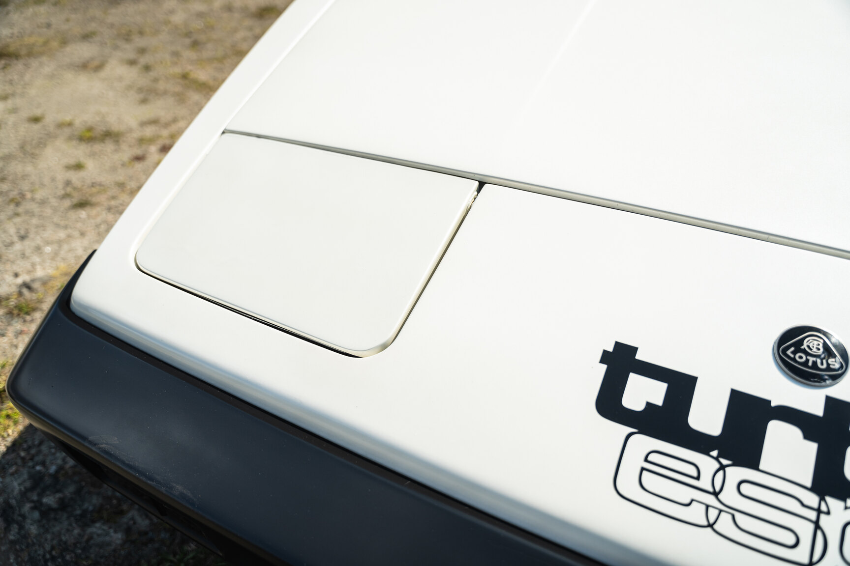 Exteriörbild på 1983 Lotus Esprit Turbo 2.2