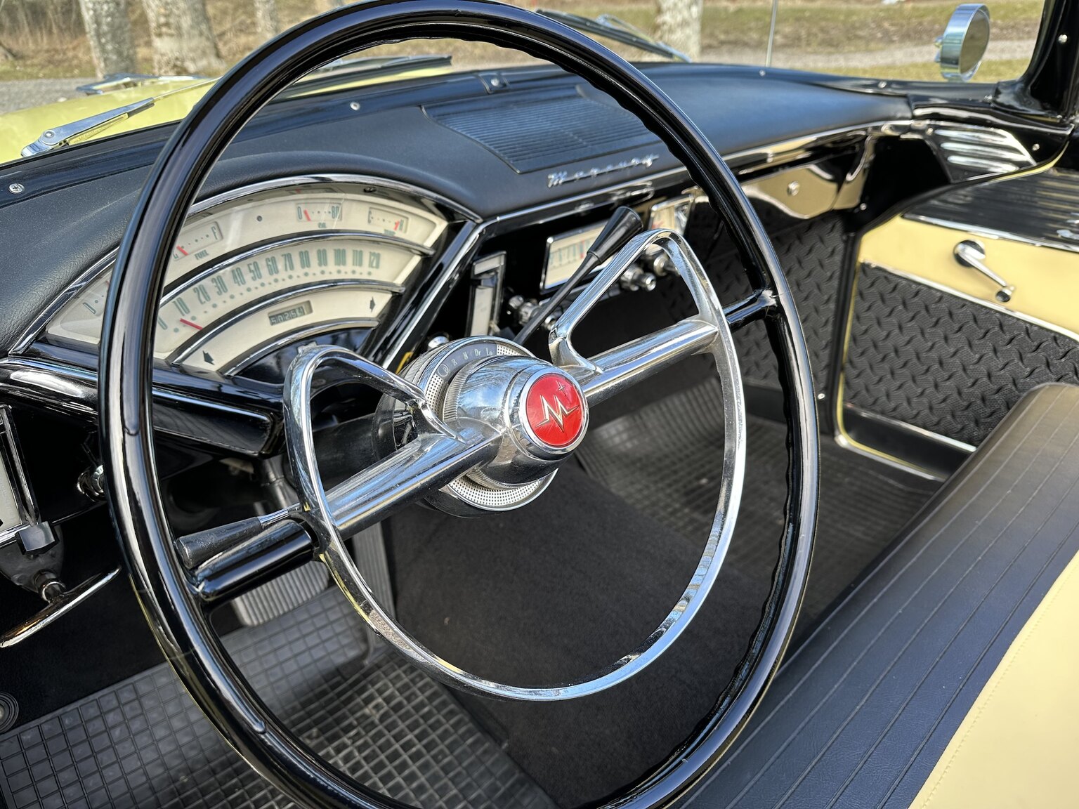 Interiörbild 1955 Mercury Montclair
