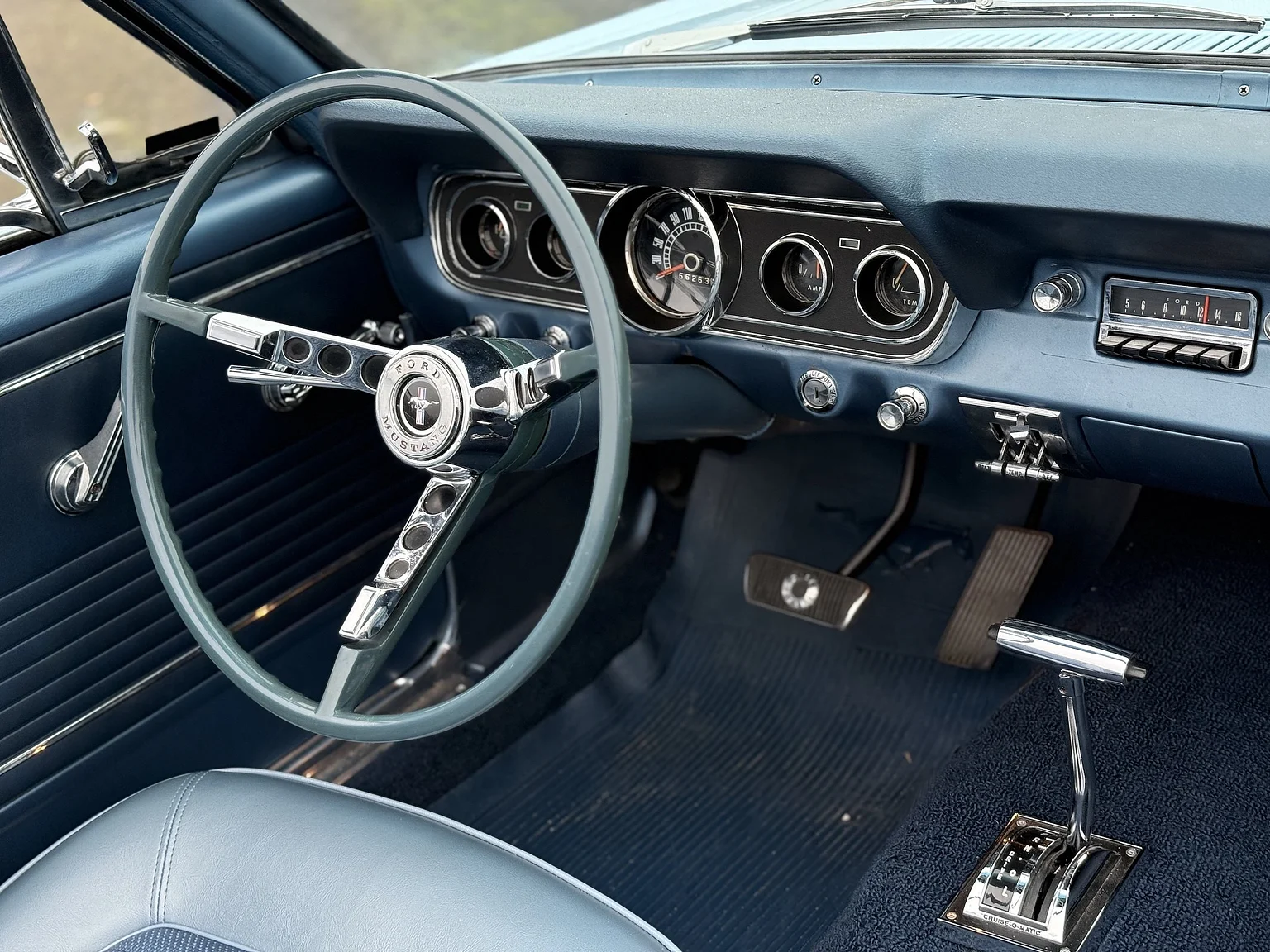 Interiörbild 1966 Ford Mustang Convertible 289 V8 (26)