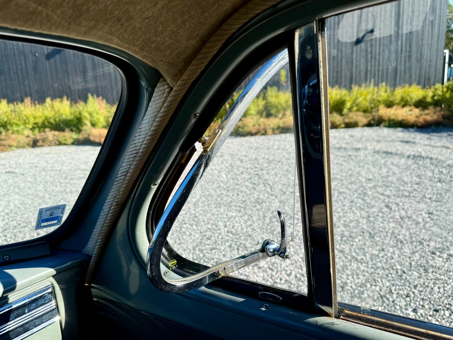 Innenraumfoto von 1953 Volvo PV444E (43)
