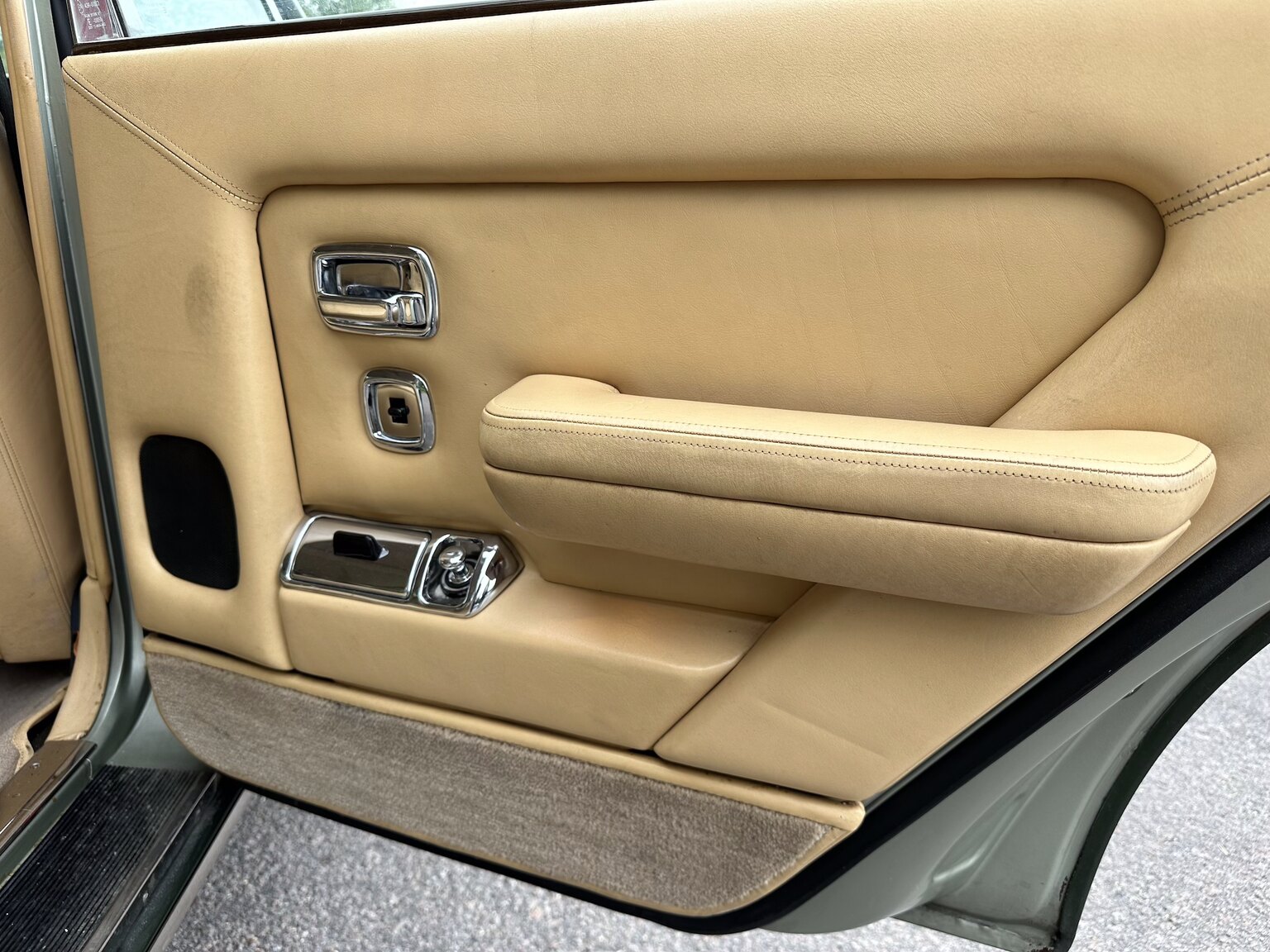 Interior image of 1982  Rolls Royce Silver Spirit